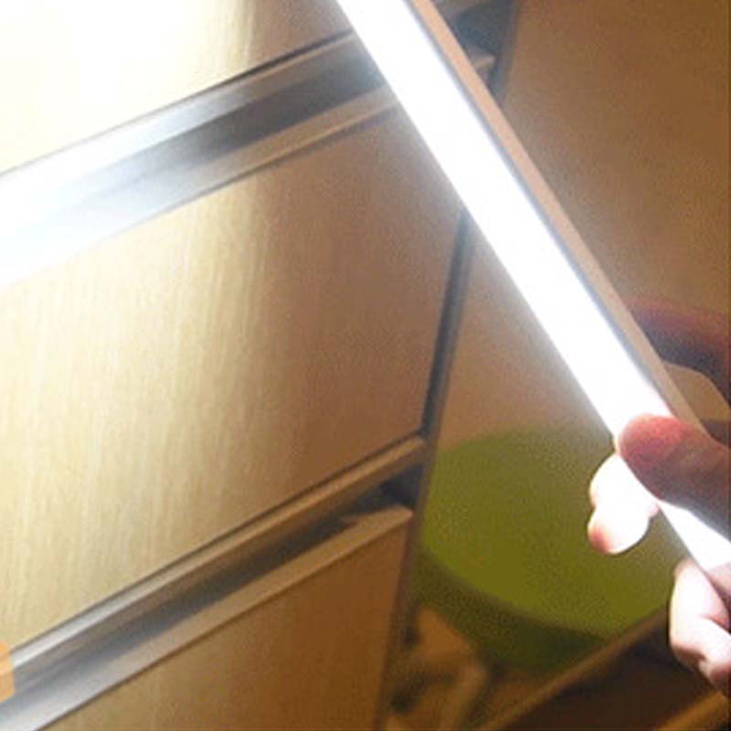 💡Magnetische Bewegungsmelder-Lichtleiste mit Batterieanzeige