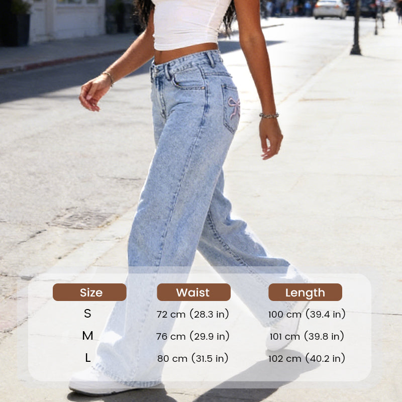 Gerade geschnittene Jeans mit hoher Taille und Schleifenstickerei