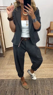 Damen Business-Anzug: Blazer mit Kragen und Hose
