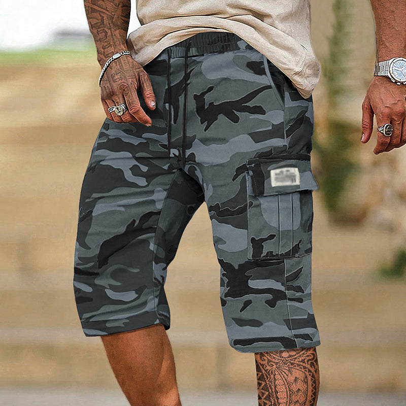 Herren-Camo-Cargoshorts mit mehreren Taschen