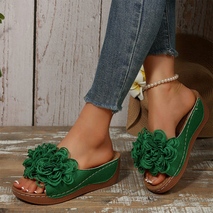 Damen-Sandalen mit Keilabsatz und Blumenapplikationen